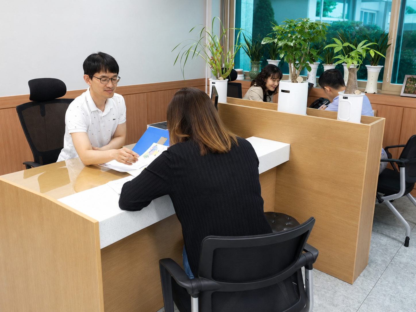 귀농 상담을 진행하는 모습