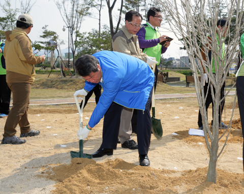 제69회 식목일 나무심기 행사