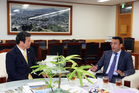 아제르바이잔대사관의장실방문