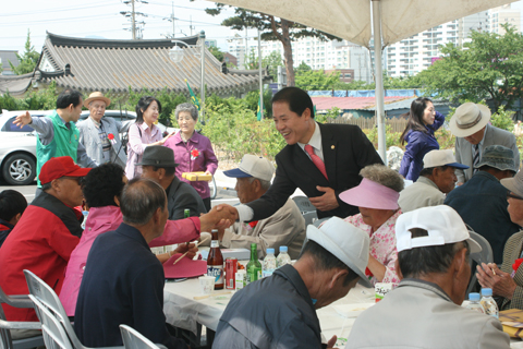 용강동효경로잔치