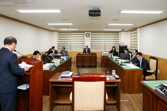 의회운영위원회(제215회임시회폐회중제1차)