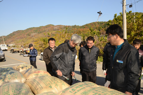 추곡수매현장격려