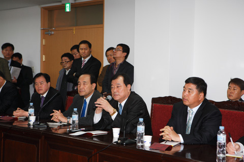 원전주변지역주민들항의방문