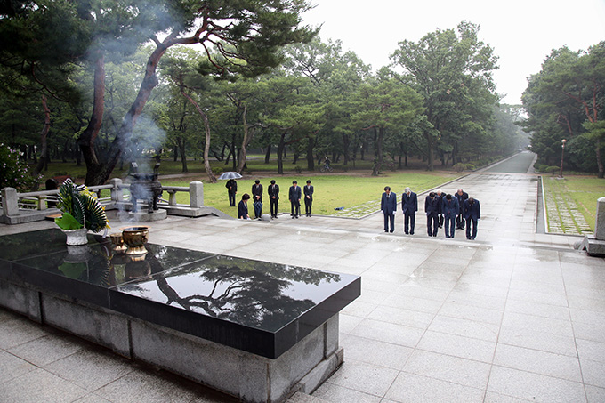 충혼탑 참배