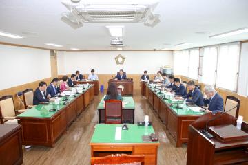 제1행정사무감사 특별위원회