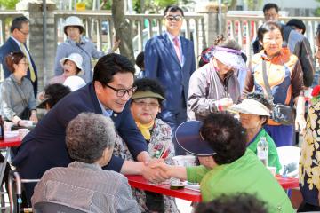 용강동 새마을 효 경로잔치