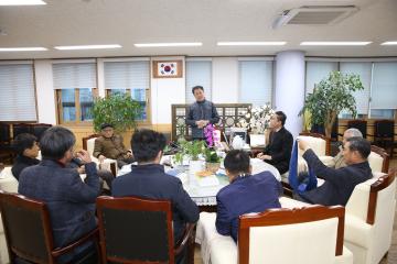 주민자치위원회 회원일동 의장실 내방