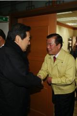 맹현규행자부장관구제역방역대책본부격려방문