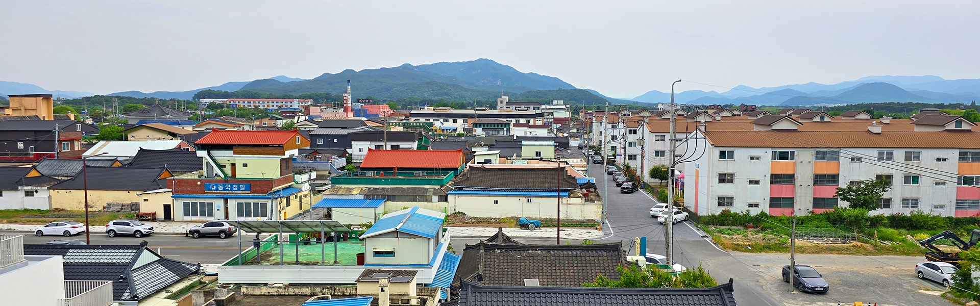 경주남산이 보이는 황촌마을 전경