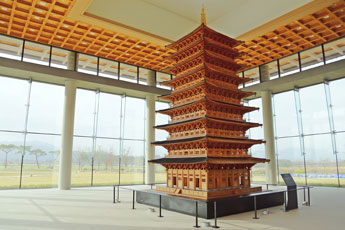 황룡사역사박물관 내부 황룡사 9측목탑 모형