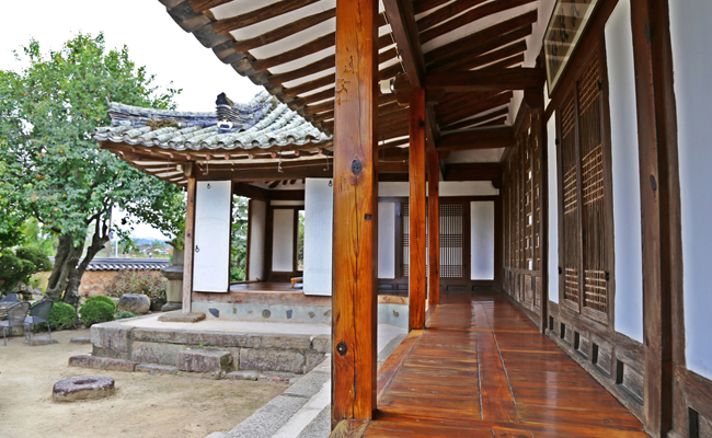 교동 석등있는 집’에서의 하룻밤