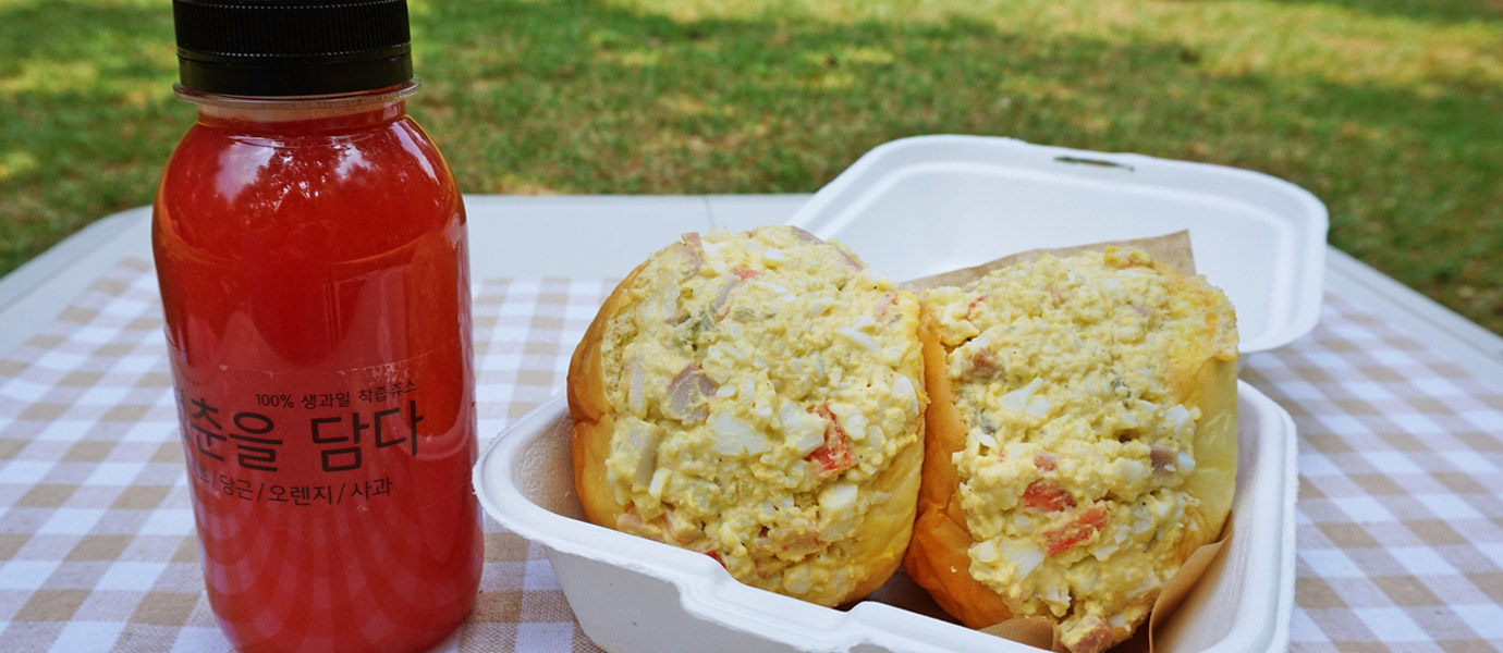 청춘과일의 쥬스와, 에그 샌드위치