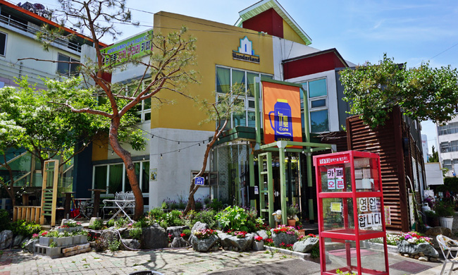 뉴트로 자개갤러리 외부