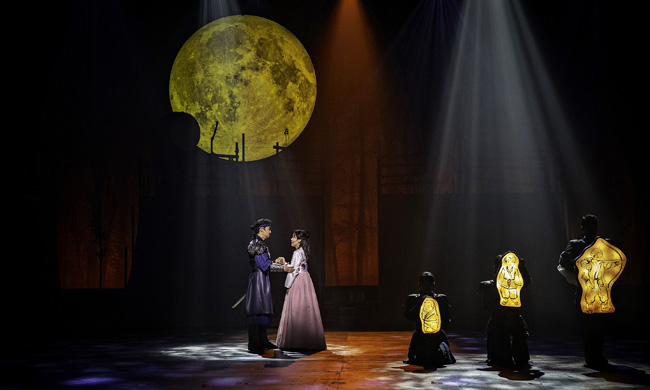 정동극장 경주브랜드공연 ‘용화향도’ 공연장면 2