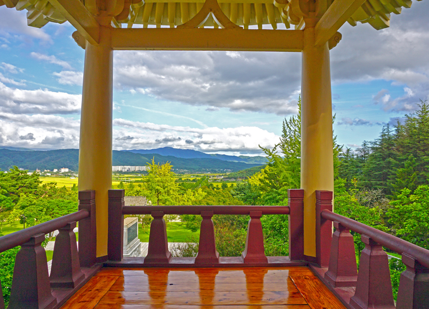 가을에 특히 아름다운 남산동 ‘통일전’ 