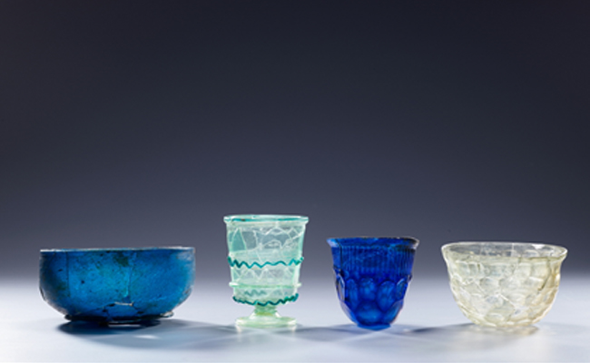 오색영롱, 한국 고대 유리와 신라 전시물(출처. 박물관)