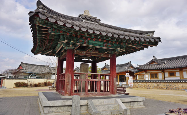 황남동 효자 손시양정려비 전경