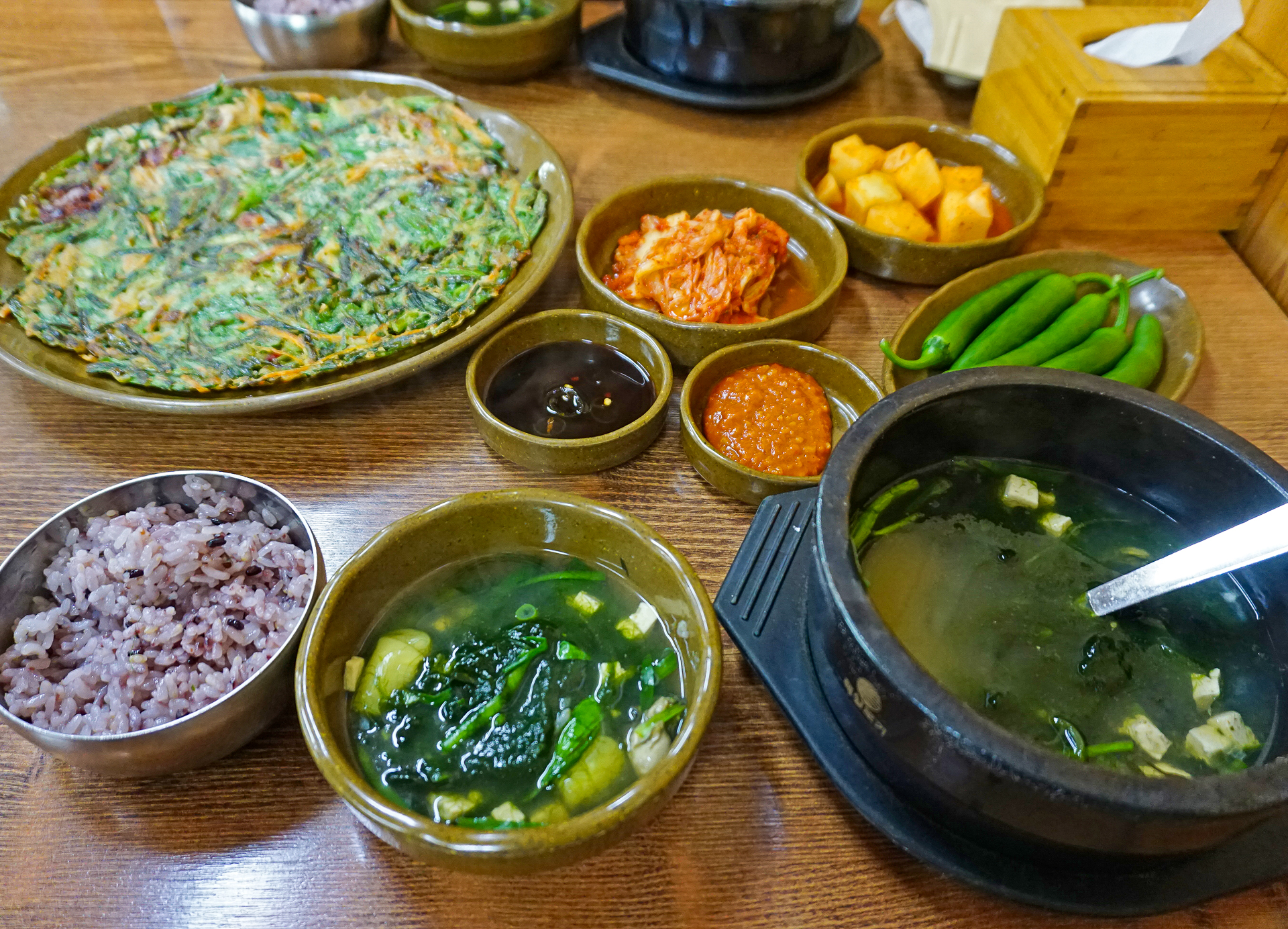 강변굴국밥