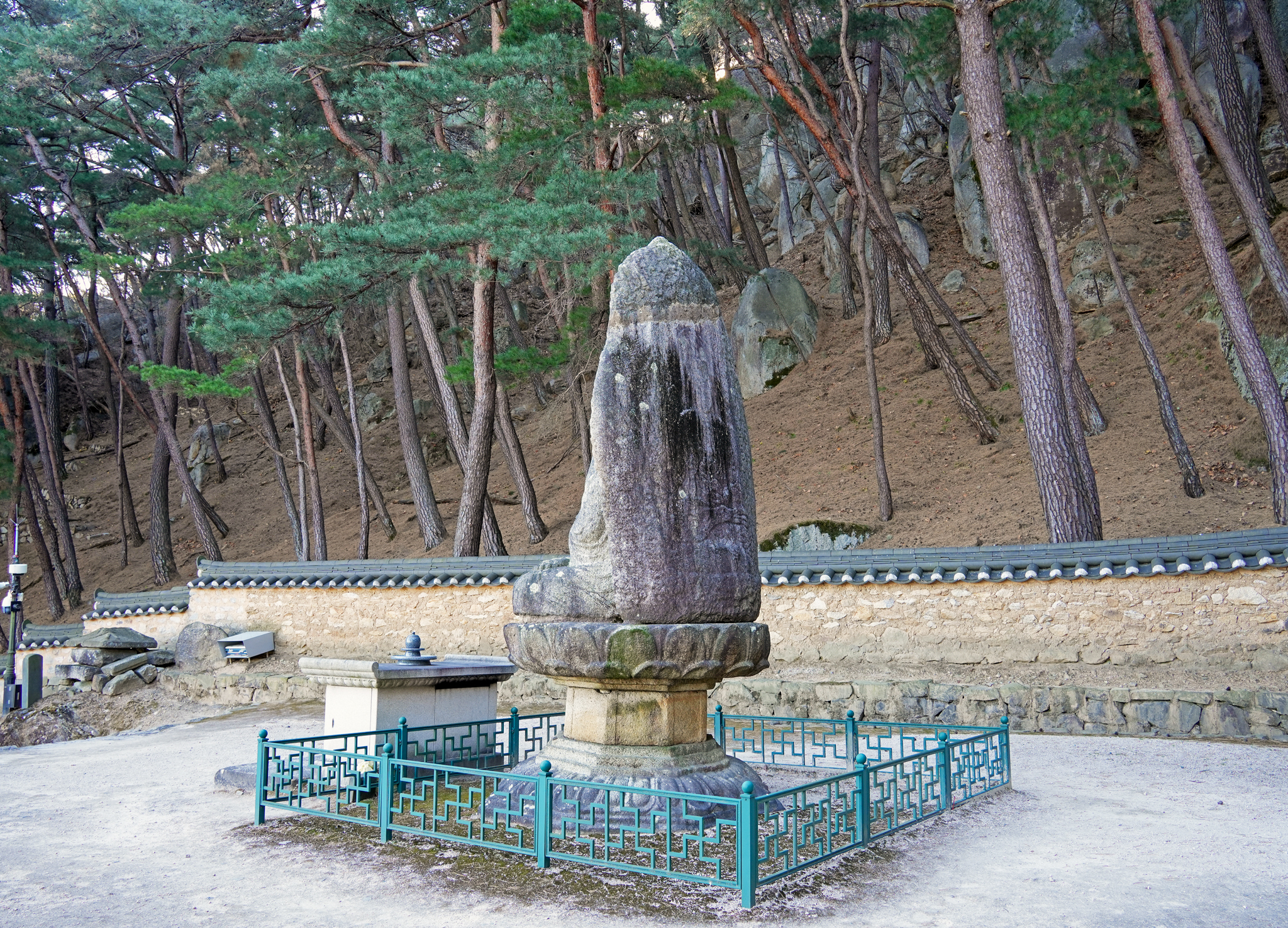 미륵곡 석조여래좌상