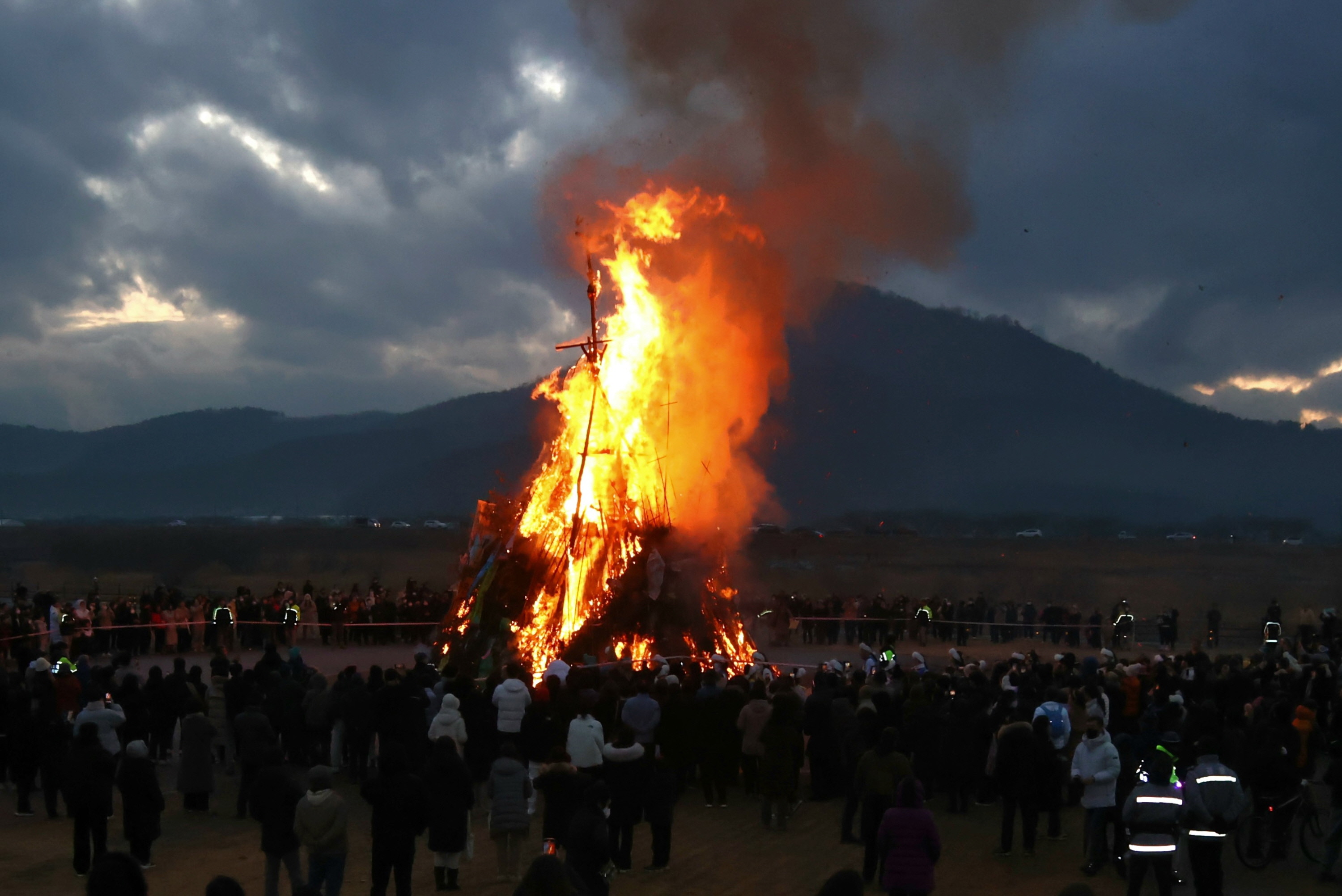올 한해 풍요와 안녕 기원… 경주 곳곳에서 정월대보름 행사‘풍성’
