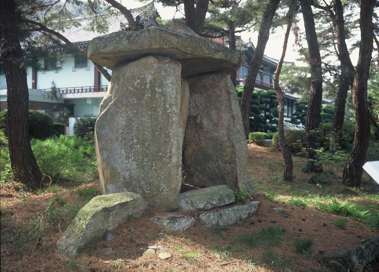 남산동석조감실3